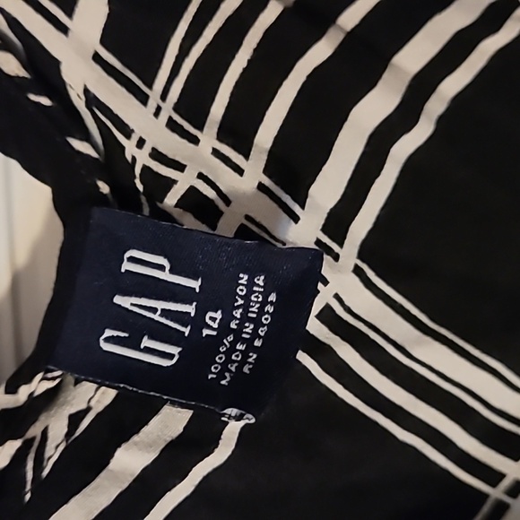 GAP Slip Dress 💋 - Picture 2 of 2